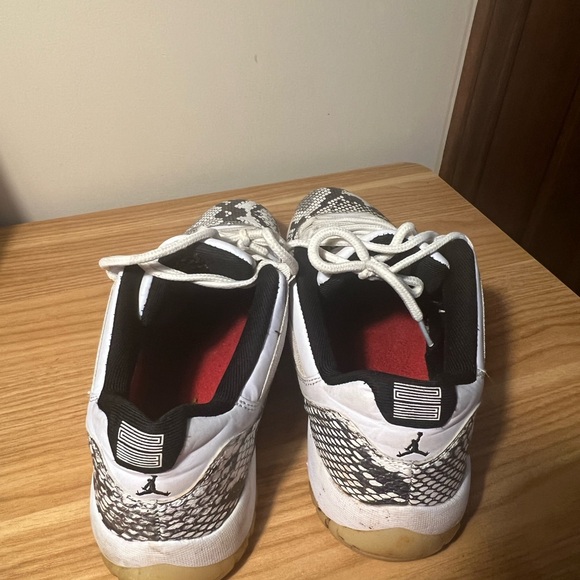 Jordan 11 Retro Light Bone Snakeskin size 11 - Picture 5 of 7